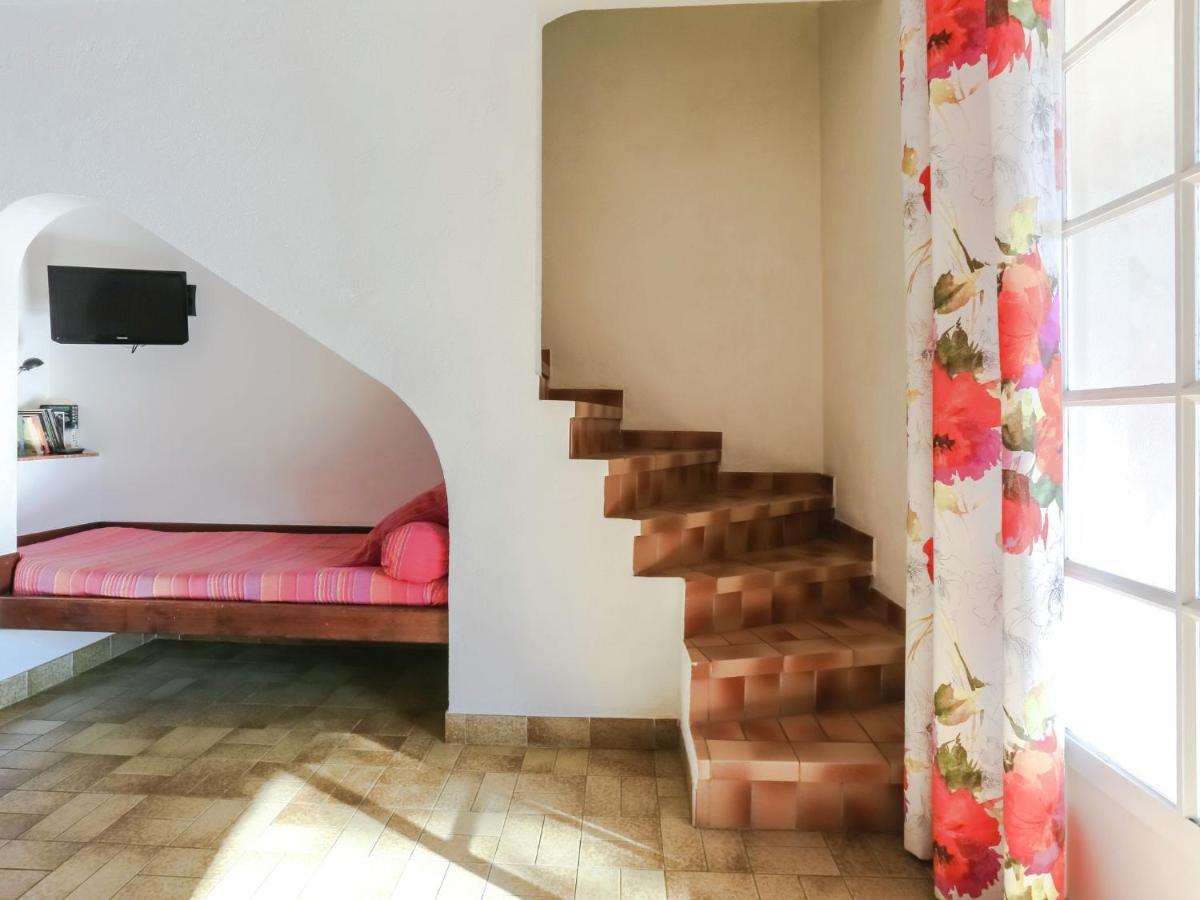 Snug Holiday Home In Bormes Les Mimosas With Pool Exterior foto